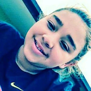 Meet your Posher, Mona